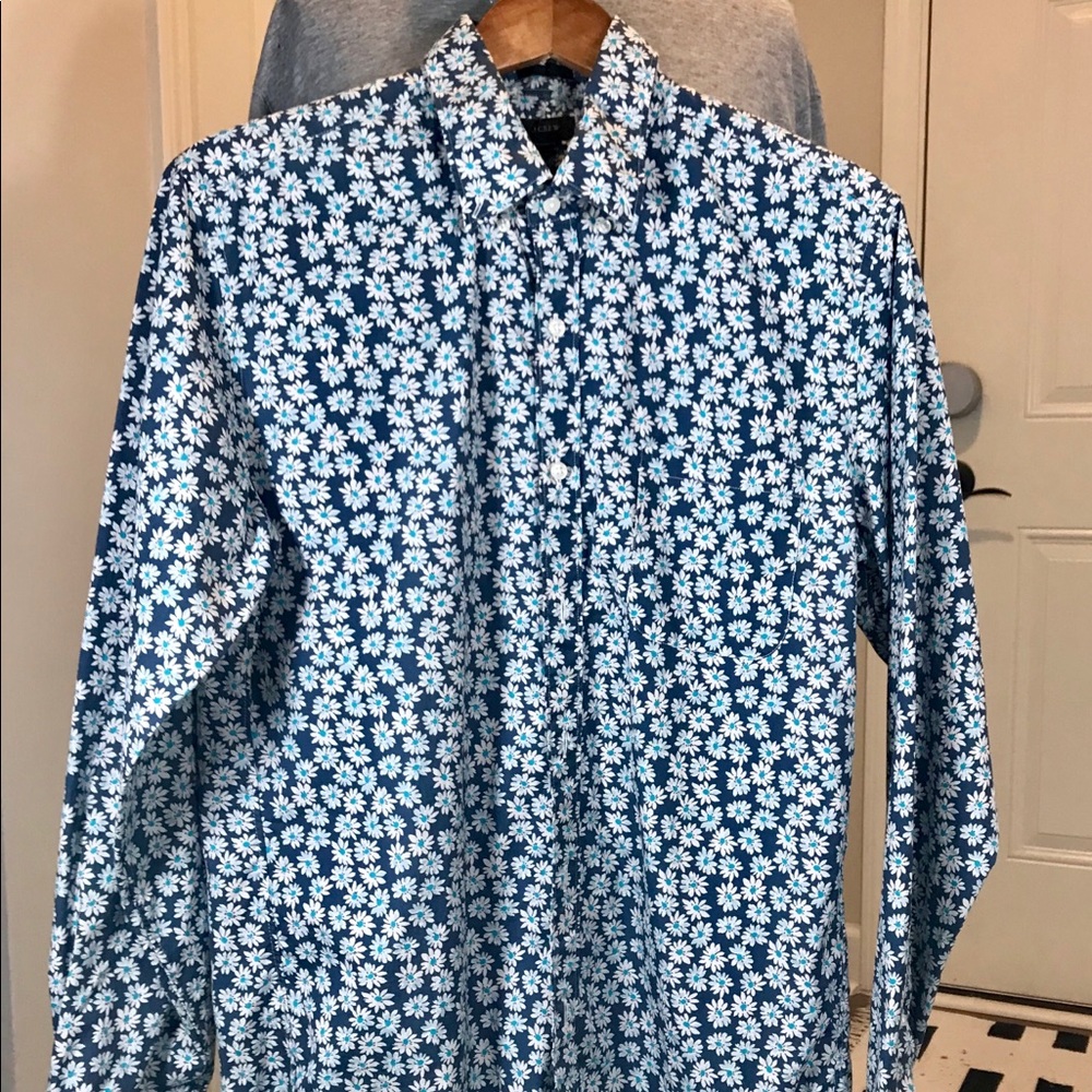 men’s JCrew daisy print button down, Slim-fit Sz-M